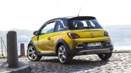 Opel Adam Rocks (2014) - widok z tyłu