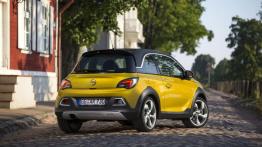 Opel Adam Rocks (2014) - widok z tyłu