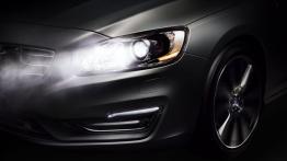 Volvo S60 Facelifting (2014) - przód - inne ujęcie