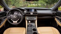 Lexus RC 350 (2014) - pełny panel przedni