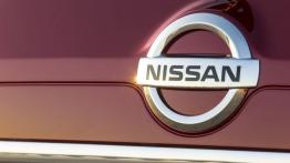 Nissan Rogue 2014 - emblemat