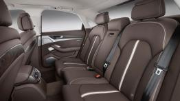 Audi A8 TFSI quattro Facelifting (2014) - tylna kanapa