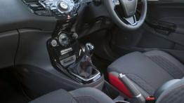 Ford Fiesta VII Facelifting Red Edition (2014) - widok ogólny wnętrza z przodu
