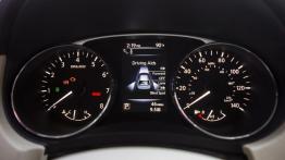 Nissan Rogue 2014 - zestaw wskaźników