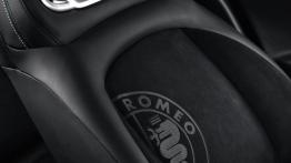 Alfa Romeo Giulietta Quadrifoglio Verde 2014 - fotel kierowcy, widok z przodu