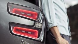 Citroen Grand C4 Picasso II (2014) - prawy tylny reflektor - włączony