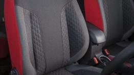 Ford Fiesta VII Facelifting Red Edition (2014) - fotel kierowcy, widok z przodu