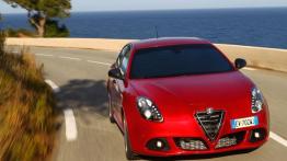 Alfa Romeo Giulietta Quadrifoglio Verde 2014 - widok z przodu
