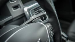 Volvo S60 Facelifting (2014) - manetka zmiany biegów pod kierownicą