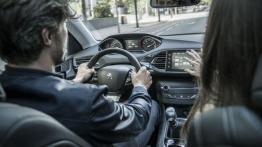 Peugeot 308 II (2014) - kokpit