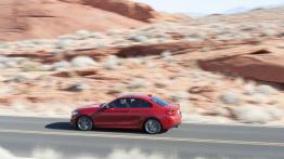 BMW M235i Coupe (2014) - lewy bok