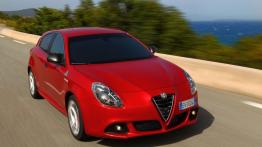 Alfa Romeo Giulietta Quadrifoglio Verde 2014 - widok z przodu