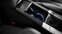 Volvo S60 Facelifting (2014) - tunel środkowy między fotelami