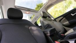 Hyundai ix35 Facelifting (2014) - szyberdach od wewnątrz