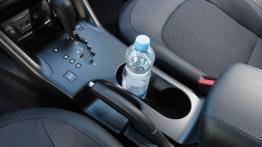 Hyundai ix35 Facelifting (2014) - tunel środkowy między fotelami