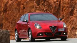 Alfa Romeo Giulietta Quadrifoglio Verde 2014 - widok z przodu