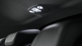Peugeot 308 II (2014) - lampka pod sufitem z tyłu