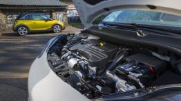 Opel Adam Rocks (2014) - maska otwarta