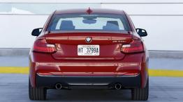 BMW M235i Coupe (2014) - widok z tyłu