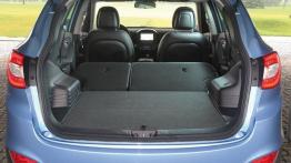 Hyundai ix35 Facelifting (2014) - tylna kanapa złożona, widok z bagażnika