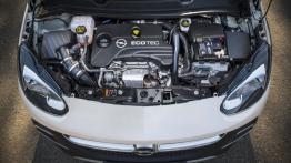 Opel Adam Rocks (2014) - maska otwarta