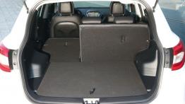 Hyundai ix35 Facelifting (2014) - tylna kanapa złożona, widok z bagażnika