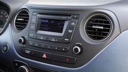 Hyundai i10 II 1.2 (2014) - konsola środkowa