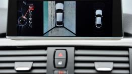 BMW 320d Gran Turismo (2014) - ekran systemu multimedialnego