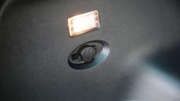 Hyundai ix35 Facelifting (2014) - gniazdo 12V w bagażniku