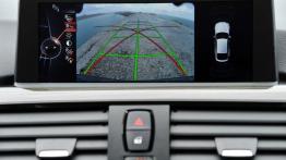 BMW 320d Gran Turismo (2014) - ekran systemu multimedialnego