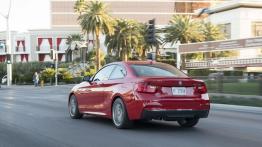 BMW M235i Coupe (2014) - widok z tyłu
