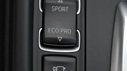 BMW 320d Gran Turismo (2014) - panel sterowania na tunelu środkowym
