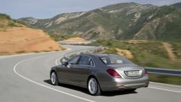 Mercedes klasy S W222 (2014) - widok z tyłu