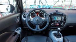 Nissan Juke Facelifting 1.2 DIG-T (2014) - kokpit