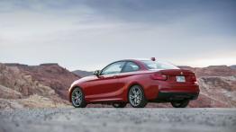 BMW M235i Coupe (2014) - widok z tyłu