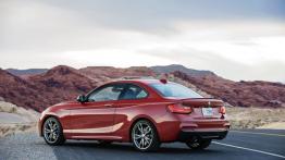 BMW M235i Coupe (2014) - widok z tyłu