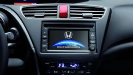 Honda Civic IX Tourer (2014) - konsola środkowa