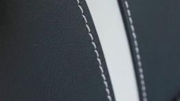 Nissan Juke Facelifting 1.2 DIG-T (2014) - fotel pasażera, widok z przodu