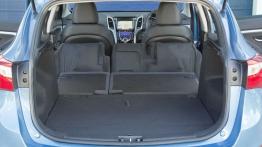 Hyundai i30 II kombi - tylna kanapa złożona, widok z bagażnika