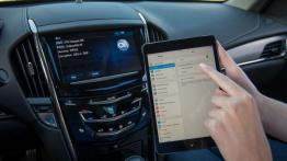 Cadillac ATS Coupe (2015) - konsola środkowa