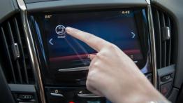 Cadillac ATS Coupe (2015) - ekran systemu multimedialnego