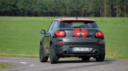 Mini Paceman John Cooper Works (2015) - widok z tyłu