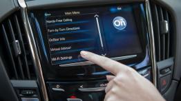Cadillac ATS Coupe (2015) - ekran systemu multimedialnego