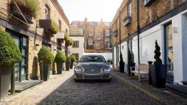 Jaguar XE 2.5T Portfolio (2015) - widok z przodu