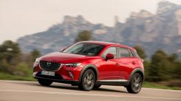 Mazda CX-3 SKYACTIV-G (2015) - lewy bok