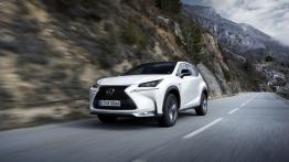 Lexus NX 200t F-Sport (2015) - widok z przodu