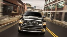 Ram 1500 Laramie Limited (2015) - widok z przodu