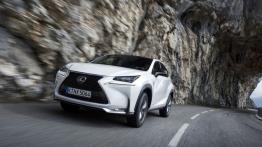 Lexus NX 200t F-Sport (2015) - widok z przodu