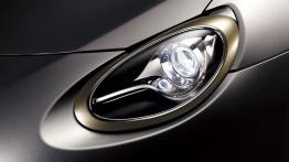 Toyota 86 style Cb (2015) - lewy przedni reflektor - włączony