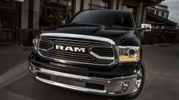 Ram 1500 Laramie Limited (2015) - widok z przodu